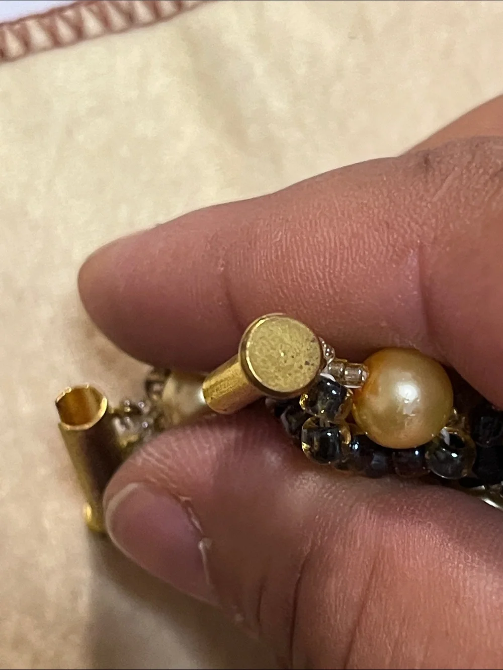 Glass pearls pearls black